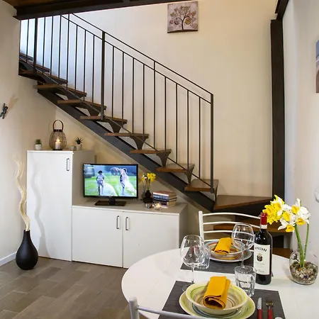 Due Strade Loft Floransa